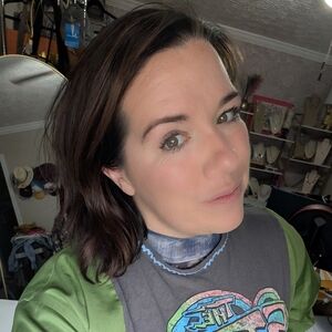 Meet your Posher, Holly